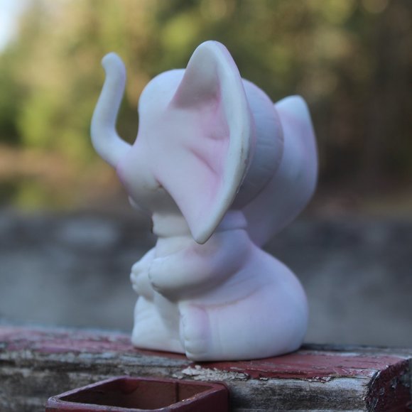Vintage Pink Elephant Figurine, made in Japan by A Papel Import - Picture 2 of 7